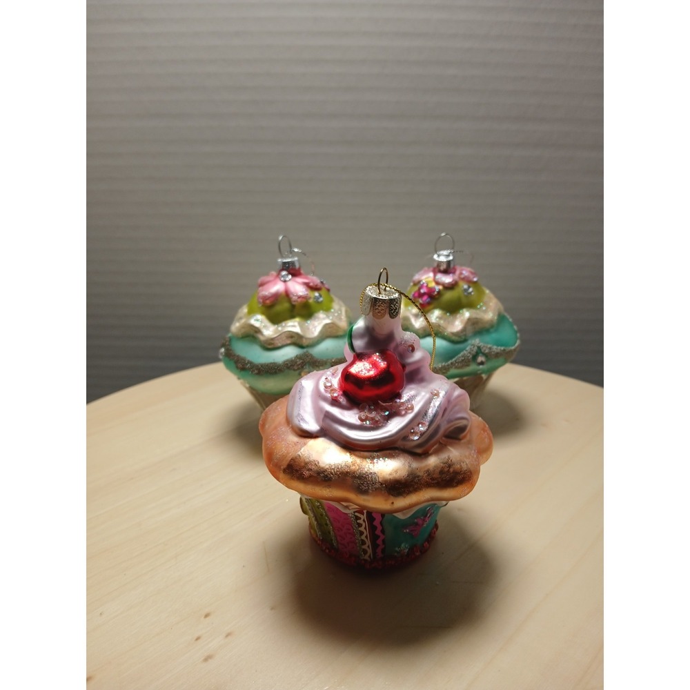 Lot Of 3 Pastel‎ Glass Christmas Cupcakes